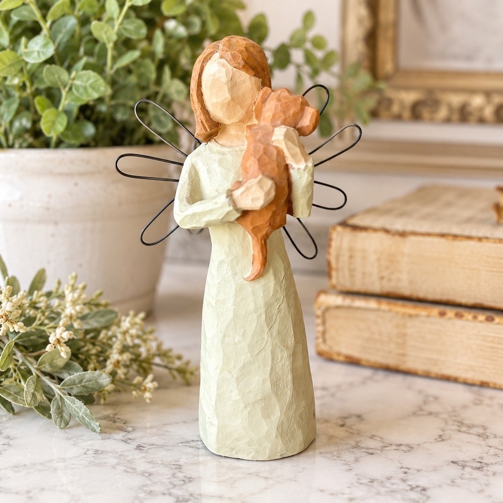 Willow Tree Angel of Friendship 26011 Dog Figurine Susan Lordi Retired
